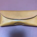 【エイジングレポート】栃木レザー眼鏡ケース 1年半使用