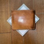 【エイジングレポート】2年使用したキプリスのナチュラルコードバン財布を長谷革屋のワックスでメンテナンス【メンテナンス】